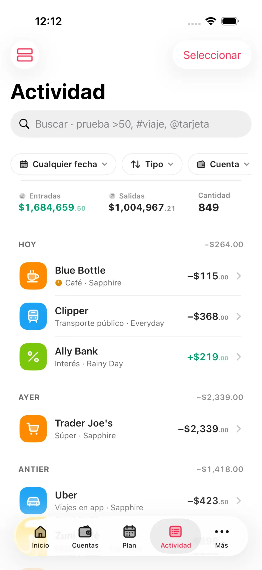 Lista de actividad con entradas, salidas y movimientos por día